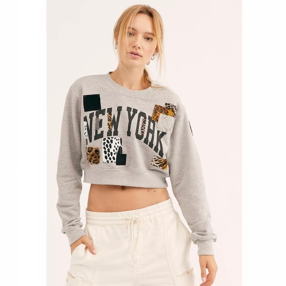 Free People x Riley Vintage East West Crew-Neck New York Textured Pullover - Picture 1 of 12